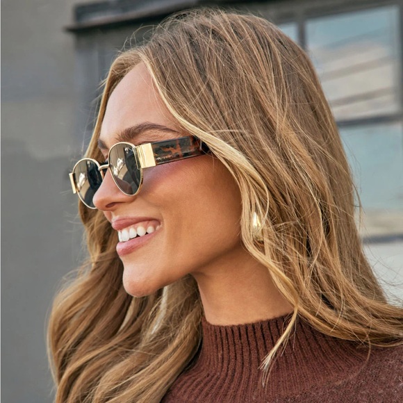 Round Sunglasses - Picture 2 of 2